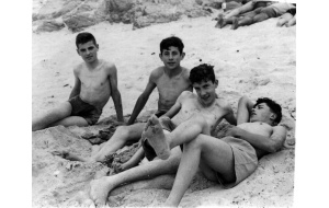1960 - En la playa de Razo